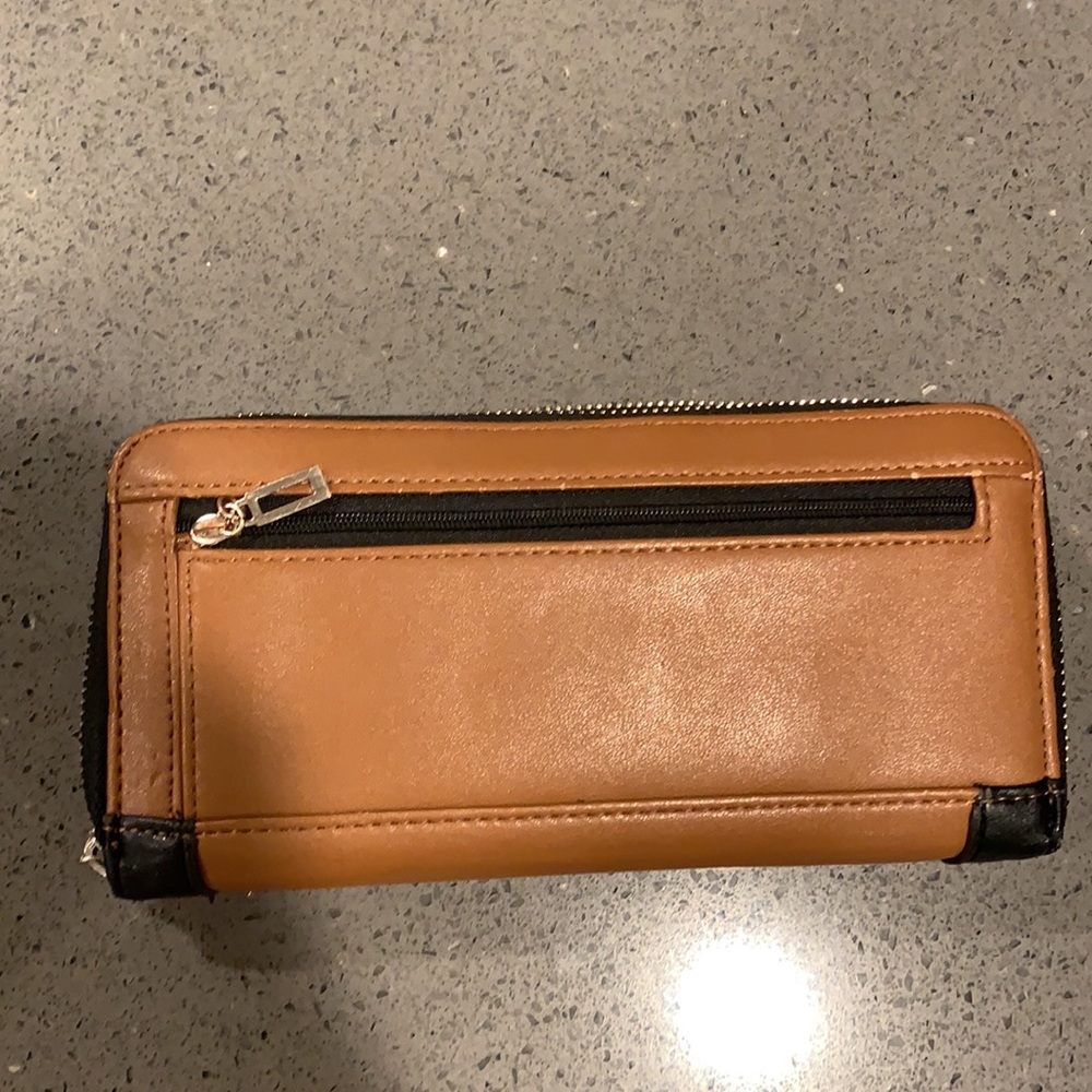 Guess wallet - Picture 3 of 7